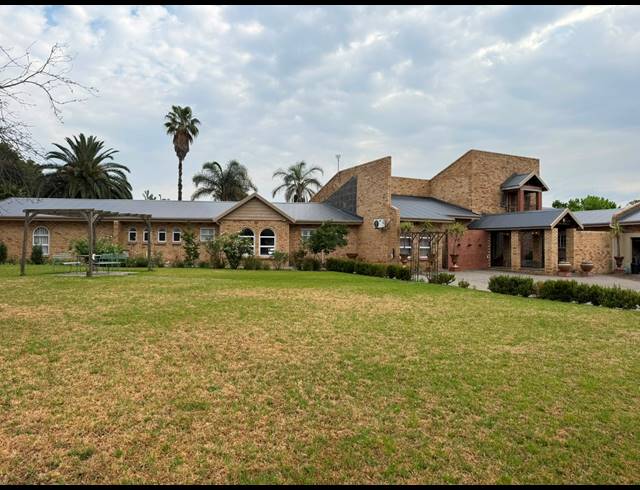 6 BEDROOM HOUSE FOR SALE IN VANDERBIJLPARK SW 5